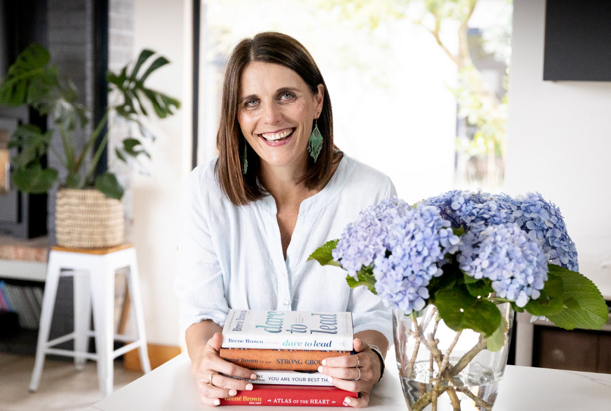 Liesel-Scott-Web-home-desk-2 Home